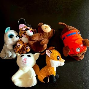 Bundle 🦄 at 8 for $25. Mixed bundle with Ty.